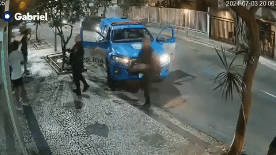 Adolescentes filhos de diplomatas foram abordados por policiais da UPP com armas em punho em Ipanema, no Rio, em julho de 2024