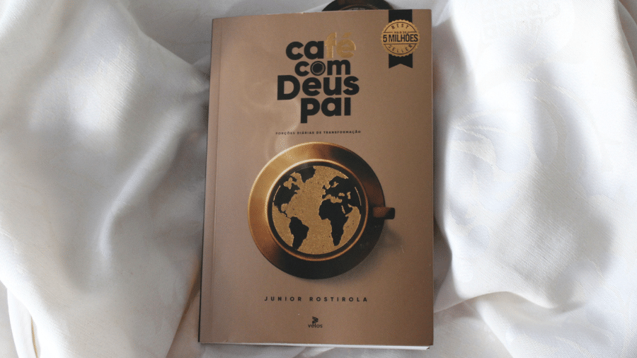 Livro 'Café com Deus Pai' foi o mais vendido do Brasil em 2023 e 2024