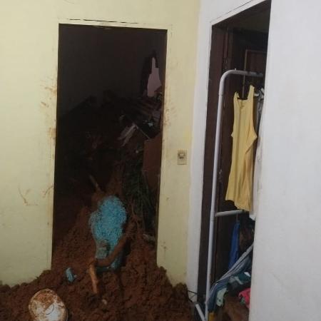 Mulher de 54 anos morreu soterrada na Zona Rural de Muriaé (MG) - Divulgação/Defesa Civil de Muriaé
