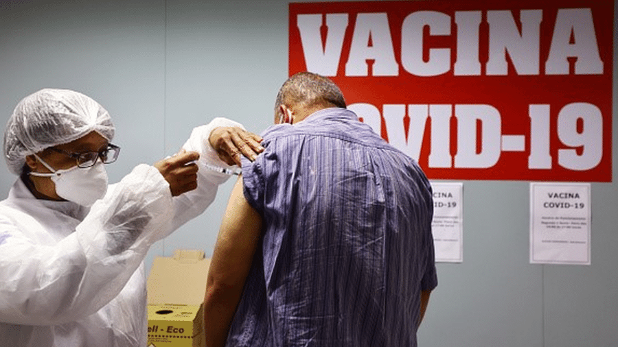 Fenômeno dos "sommeliers de vacinas", que escolhem qual produto querem tomar, tem preocupado profissionais de saúde e gestores públicos - Mario Tama/Getty Images