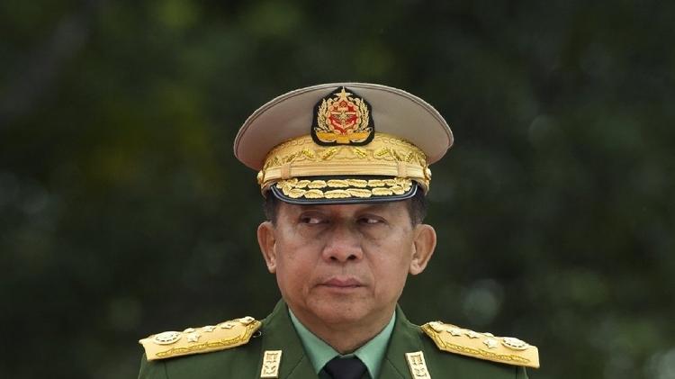 Min Aung Hlaing liderou golpe que tirou do poder líderes eleitos democraticamente - Reuters - Reuters