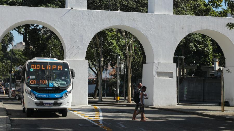 Ônibus nos Arcos da Lapa, no Rio de Janeiro - Prefeitura do Rio