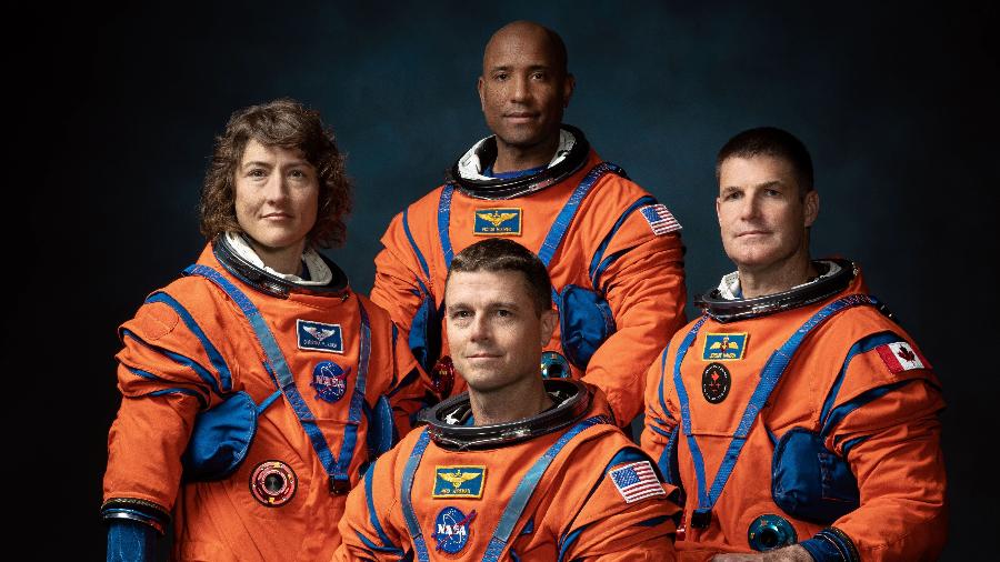 Astronautas da missão Artemis 2: Christina Koch, Victor Glover, Jeremy Hansen (em cima, da esquerda para a direita) e o comandante Reid Wiseman (embaixo) - Nasa
