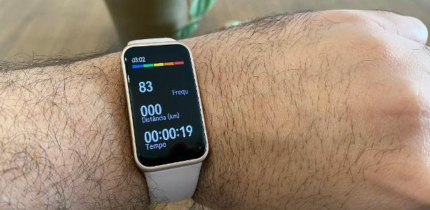 Huawei Band 8 é quase um smartwatch, só que menor e custa menos