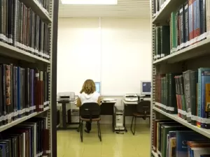 Como alfabetizados digitais criam desafios às bibliotecas das universidades