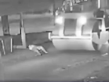 Rolo compressor esmaga pés de mulher deitada em calçada em Goiânia; veja