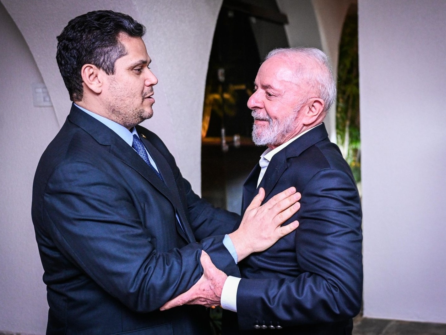 Lula se encontra com Alcolumbre