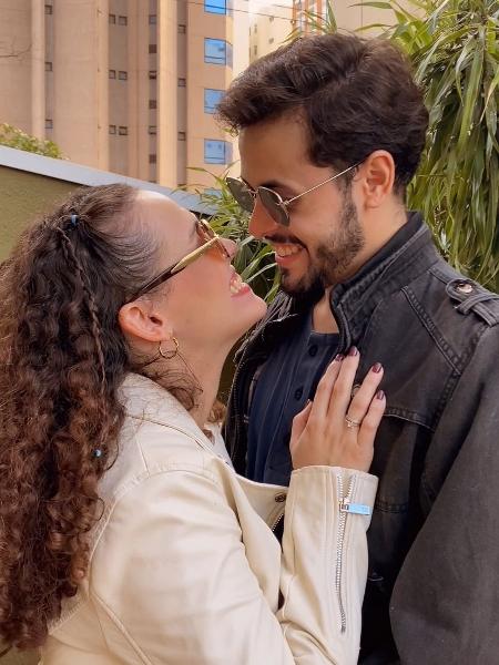 Gabi e Lucas se conheceram por meio de um aplicativo e só se viram uma vez antes de ela engravidar Gabi e Lucas se conheceram por meio de um aplicativo e só se viram uma vez antes de ela engravidar
