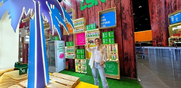 Como influenciadora transformou marca de água de coco em negócio milionário