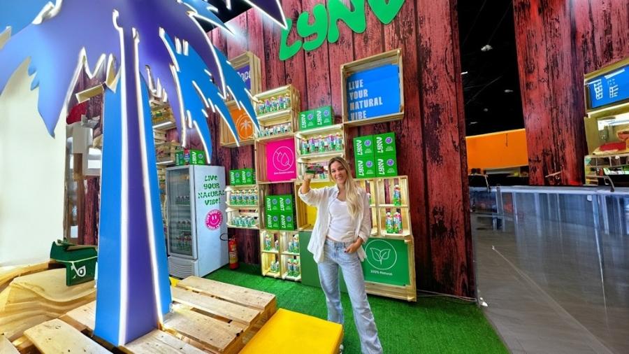 bianca coimbra e a fundadora da agua de coco lynv 1772714113021 v2 900x506