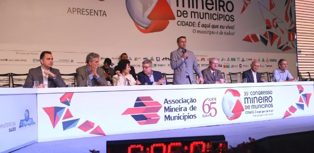 20.jun.2018 - Pré-candidatos ao governo de Minas Gerais participam de evento em Belo Horizonte
