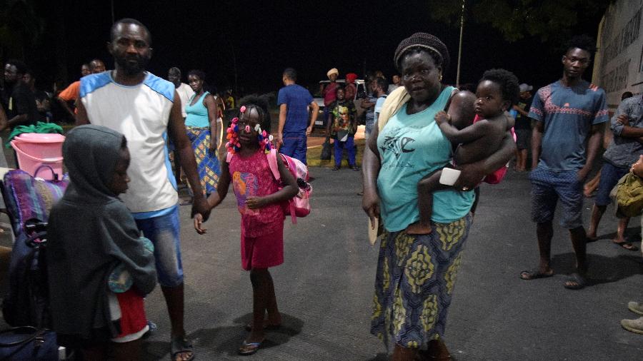 12.abr.2019 - Imigrantes da África do lado de fora das instalações do Instituto Nacional de Migração (INM),em Tapachula, no estado de Chiapas, no México - Jose Torres/Reuters