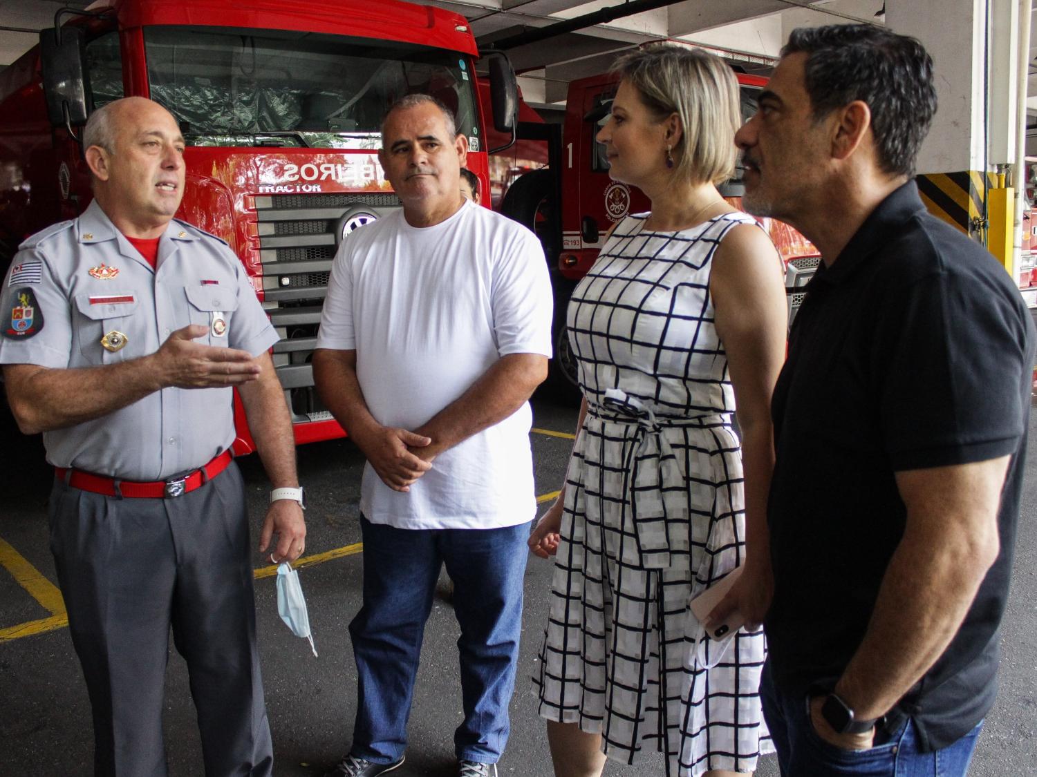 08 out. 2020 - Joice Hasselmann (PSL) visita o Comando do Corpo de Bombeiros, na Praça da Sé, no centro de São Paulo - Ananda Migliano/O Fotográfico/Estadão Conteúdo
