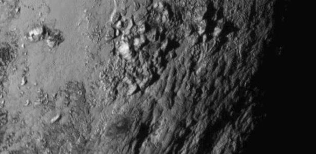 Imagens em alta resolução permitem ver claramente a topografía acidentada de Plutão - Nasa/Reuters
