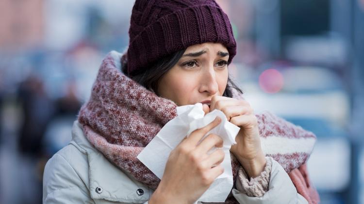 Mulher resfriada, frio, inverno, nariz - Getty Images - Getty Images