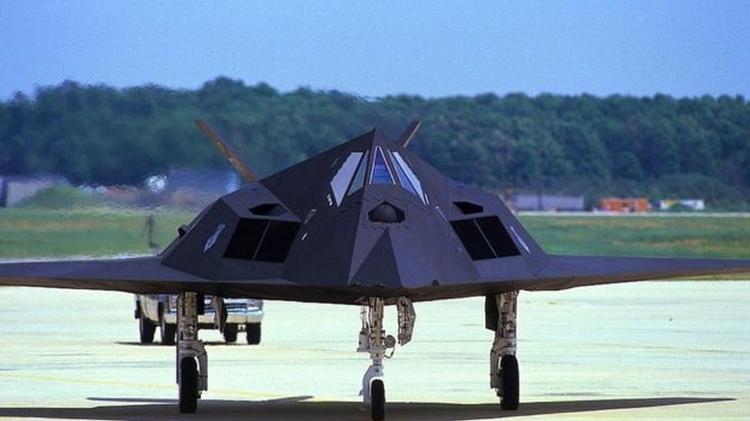 O caça F-117 Stealth fez seu voo inaugural na Área 51 em 1981 - Getty Images - Getty Images