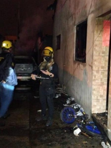 Casa foi incendiada pelo pai das crianças, segundo a polícia - Divulgação/Corpo de Bombeiros de SC