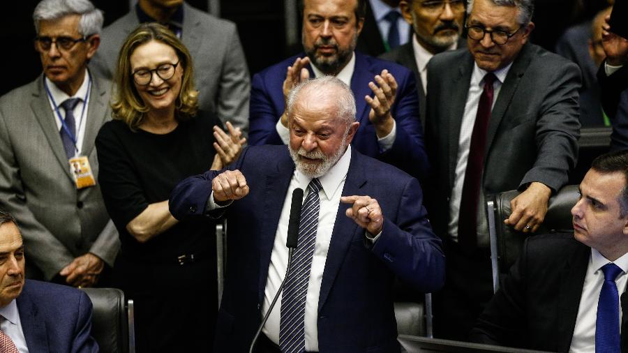 Lula discursa na promulgação da reforma tributária no Congresso