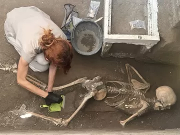 Escavação em Pompeia acha 2 novas vítimas de erupção; elas guardavam 'tesouro'