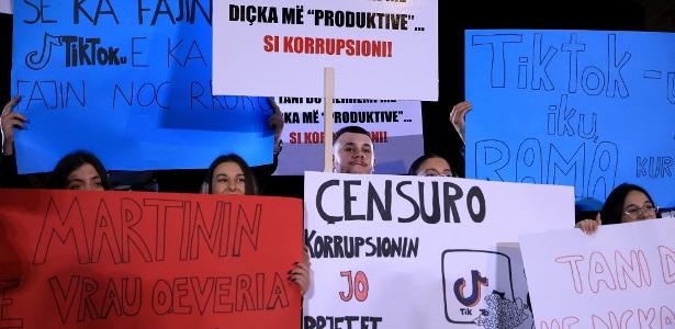 Albânia bloqueia TikTok por 12 meses e adolescentes protestam nas ruas