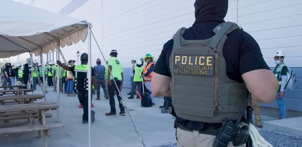 Apple e Google bloqueiam apps que avisam sobre agentes de imigração nos EUA