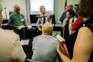 Roger Stone, veterano estrategista político e confidente há muitos anos de Donald Trump, é tema de documentário da Netflix - William Widmer/NYT
