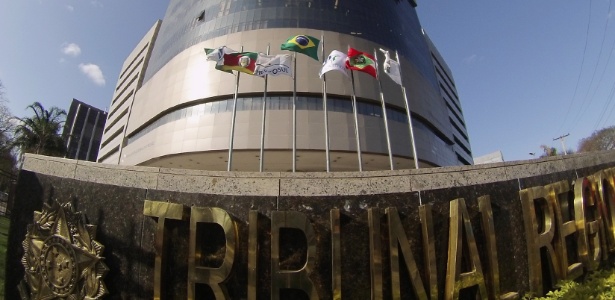 Fachada do TRF-4 (Tribunal Regional Federal da 4ª Região) em Porto Alegre