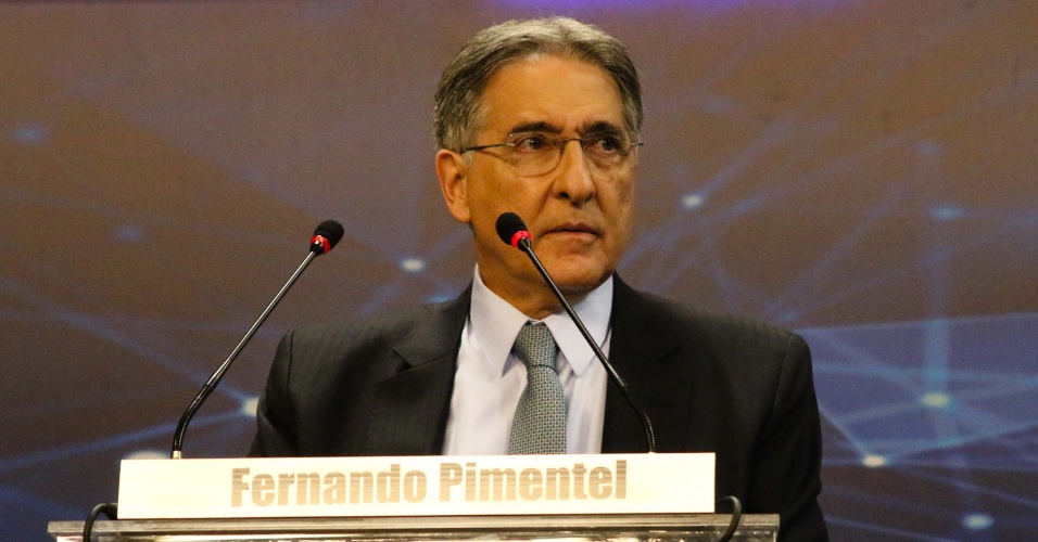 16.ago.2018 - Fernando Pimentel (PT), participa do debate dos candidatos a governador de Minas Gerais na TV Band em Belo Horizonte (MG), nesta quinta-feira