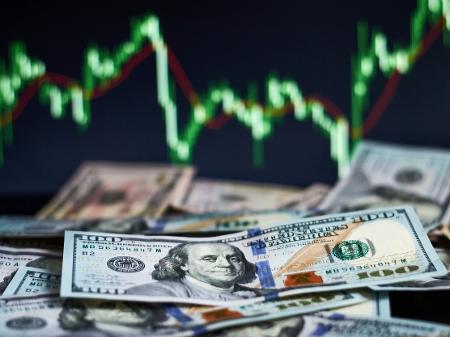 Dólar fecha cotado a R$ 5,39 e tem terceira semana consecutiva no