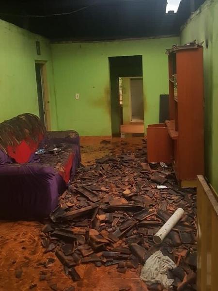 Casa fica destruída após incêndio iniciado por uma criança de 3 anos - Divulgação/Corpo de Bombeiros MG