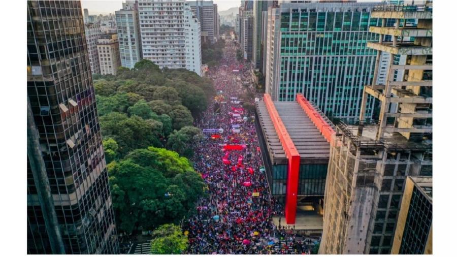 Protesto na Avenida Paulista em favor do impeachment de Bolsonaro. Não faltam crimes de responsabilidade do presidente nem povo na rua - Mídia Ninja