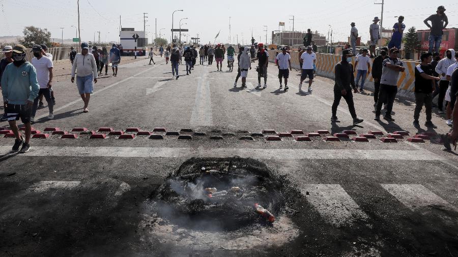 Peruanos fazem greve contra preço do gás e tarifas de pedágio, em Ica - REUTERS/Sebastian Castaneda