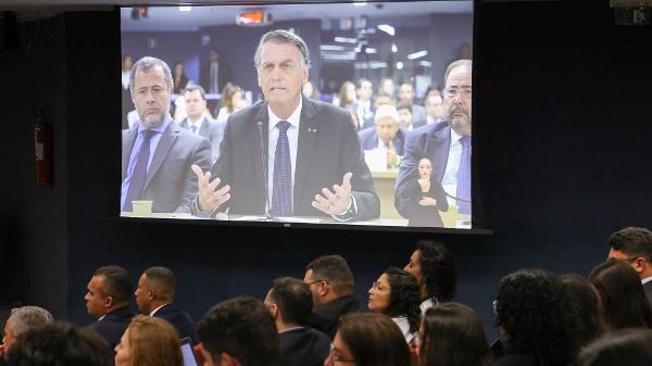 Jair Bolsonaro (PL) é interrogado na ação penal sobre tentativa de golpe de Estado, no STF