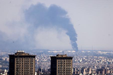17.jun.2025 - Fumaça sobe perto de uma refinaria de petróleo em Teerã, no Irã, após um ataque israelense, no quinto dia de confronto entre os dois países 17.jun.2025 - Fumaça sobe perto de uma refinaria de petróleo em Teerã, no Irã, após um ataque israelense, no quinto dia de confronto entre os dois países