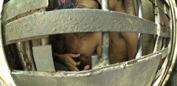 Fotos mostram que alguns presos vivem em condições duras em Pedrinhas - BBC Brasil
