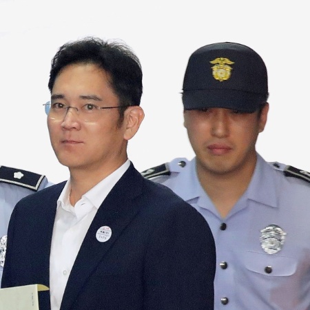 Arquivo - O herdeiro da Samsung, Lee Jae-yong, não apelará da sentença de prisão de dois anos e meio por corrupção  - Chung Sung-Jun/Reuters