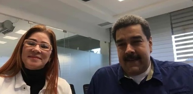 Presidente da Venezuela, Nicolás Maduro, e sua mulher Cilia Flores durante transmissão ao vivo no Facebook - Reprodução