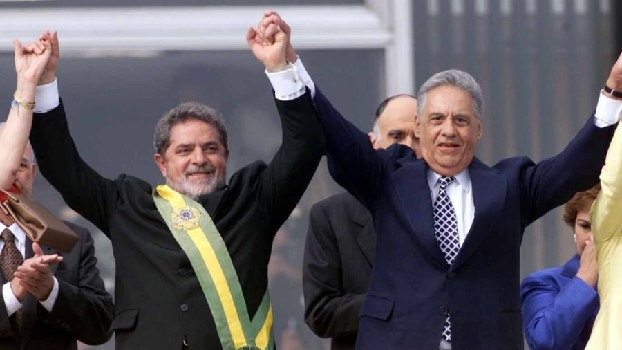 Ao lado de FHC, Lula toma posse de seu primeiro mandato como presidente - Moacyr Lopes Júnior/Folhapress