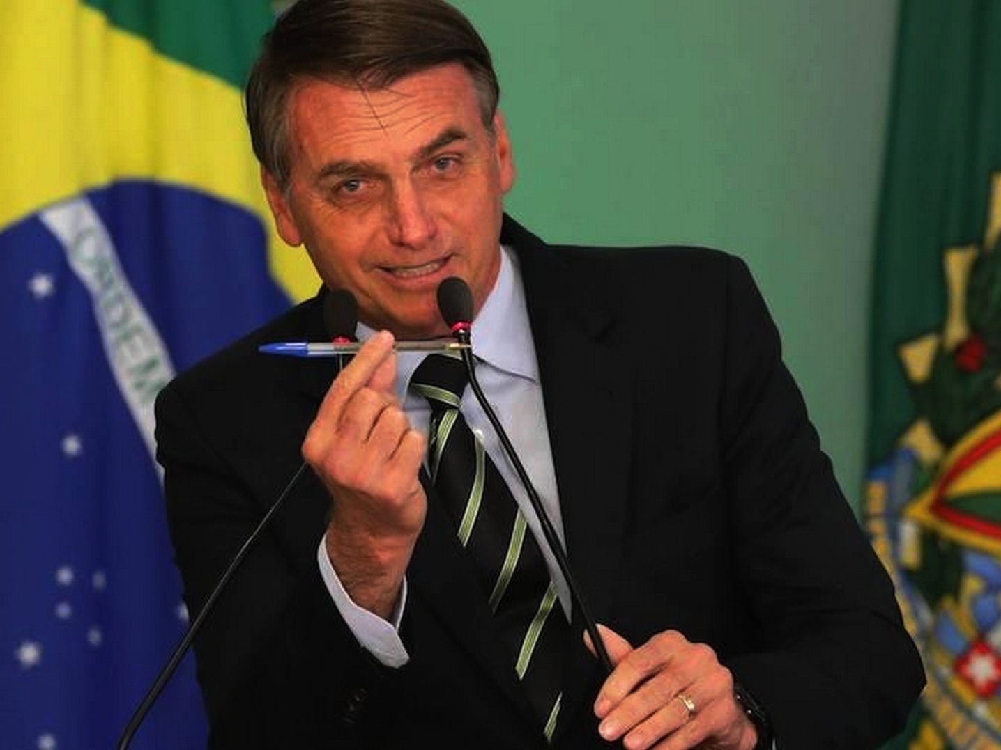 Ameaça de Bolsonaro sobre concessão serviu para agradar apoiadores