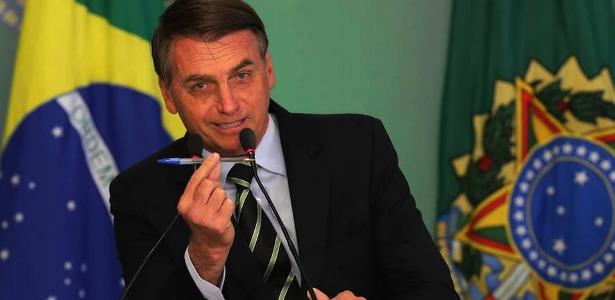 Bolsonaro e a caneta Bic