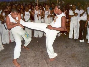 Mestre Tonho Matéria em roda de capoeira - Acervo Pessoal - Acervo Pessoal
