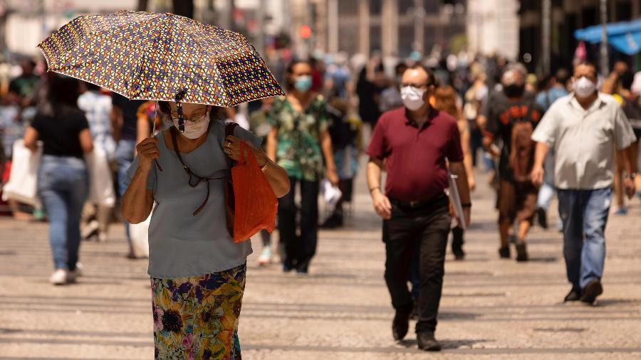 Cidade de São Paulo tem novo dia de calor intenso, com termômetros acima dos 33ºC - Bruno Rocha/Fotoarena/Estadão Conteúdo