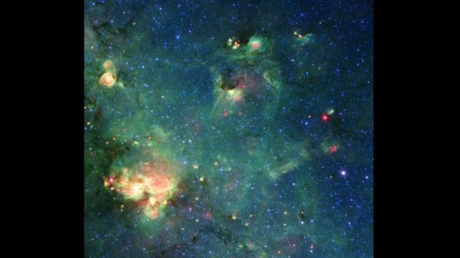 A nebulosa que se assemelha ao Godzilla está localizada na constelação de Sagitário, na Via Láctea - NASA/ JPL-Caltech
