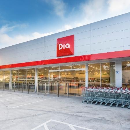 Fachada de um dos supermercados Dia Fachada de um dos supermercados Dia