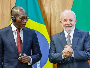 Se bilionários pagassem por fortunas, fome na África acabaria, diz Lula