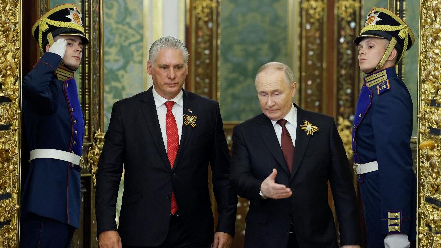 Vladimir Putin e o presidente de Cuba , Miguel Diaz-Canel, durante reunião em Moscou em maio