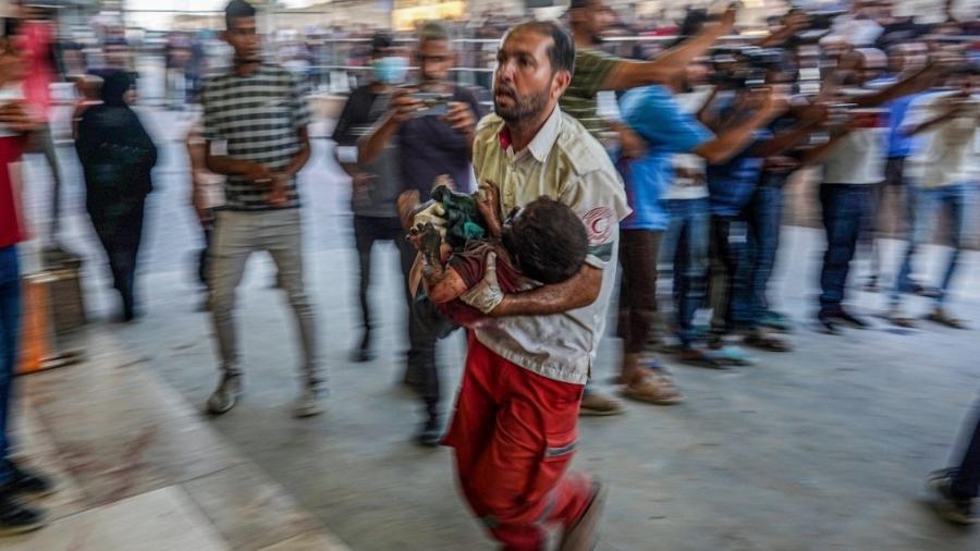 Israel ataca escola transformada em abrigo no sul de Gaza em 9 de julho. 