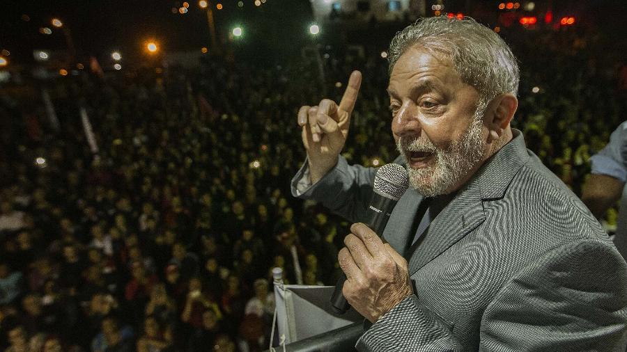 20.mar.2018 - O ex-presidente Lula no bairro Santa Marta (RS), uma antiga ocupação que foi transformada em bairro - Marlene Bergamo/FolhaPress