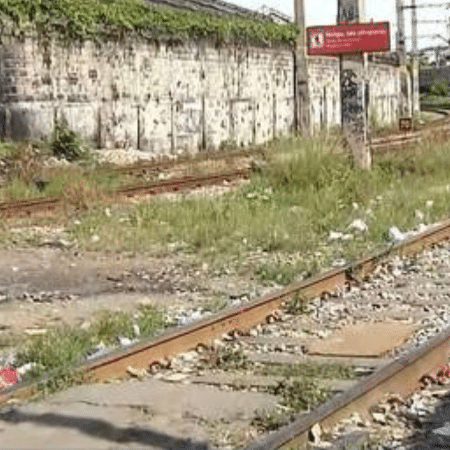 Menina de 12 anos é atropelada por trem no bairro Rodilândia, em Nova Iguaçu (RJ) - Reprodução/TV Record