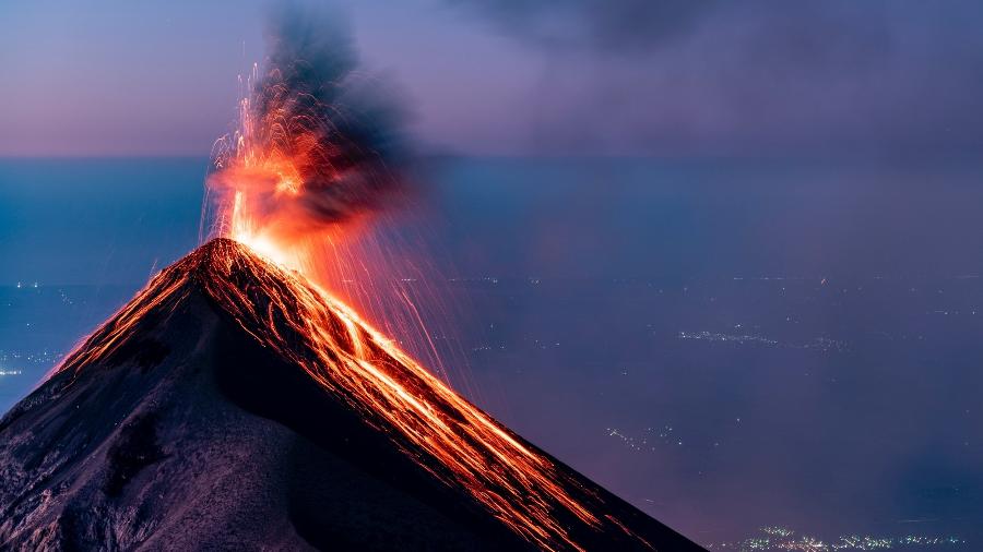 Tipo de rochas sob a crosta terrestre determina o formato do vulcão e como a lava se espalha após a erupção - Alain Bonnardeaux/Unsplash